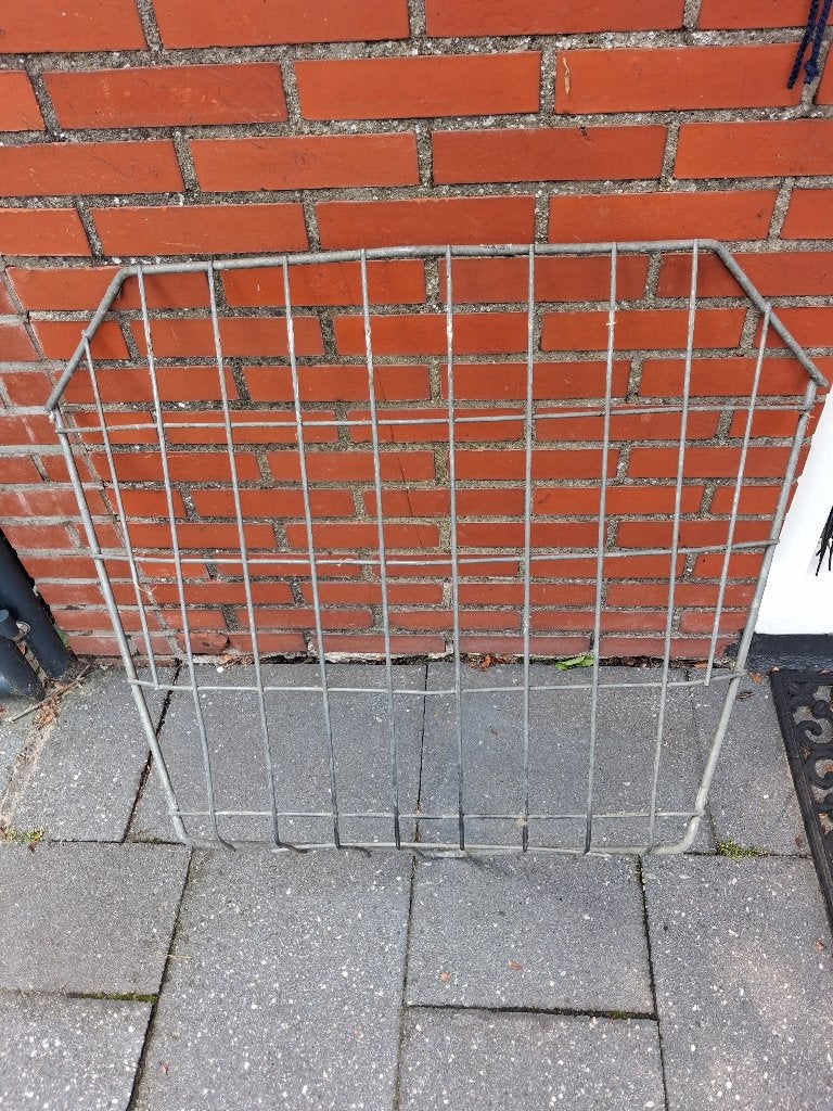 hooiruif voor in een hoek, Meerdere dieren, Schaap