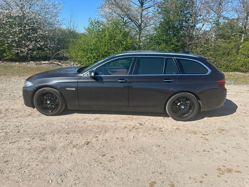 BMW 5-Serie 2.0 520D Touring AUT 2016, Auto's, BMW, Automaat, Achterwielaandrijving, 1995 cc, Elektronische parkeerrem