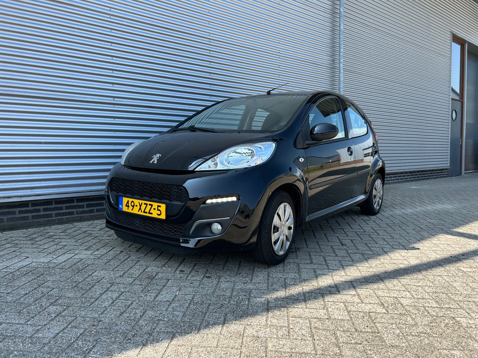 Peugeot 107 1.0 12V 5DR 2012 airco NAP, Auto's, Voorwielaandrijving, 4 stoelen, Origineel Nederlands, Handgeschakeld