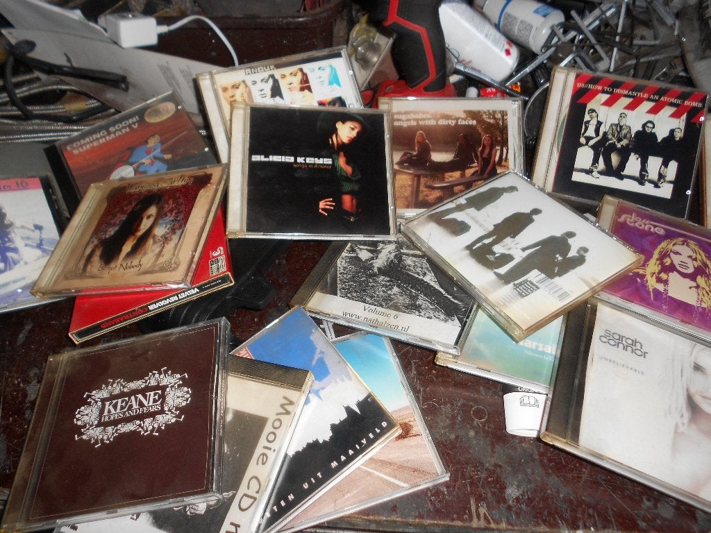 GRATIS.Doos met 50 cd klonen, Ophalen, Zo goed als nieuw