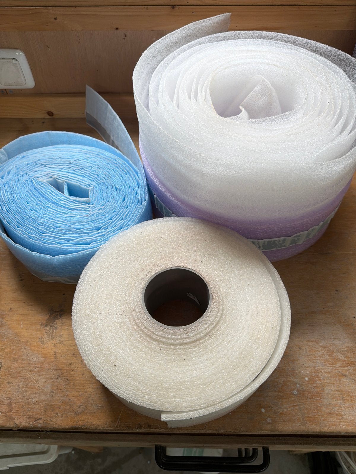 3 rollen randisolatie - diverse kleuren, Minder dan 4 cm, Overige materialen, Gebruikt, Ophalen of Verzenden