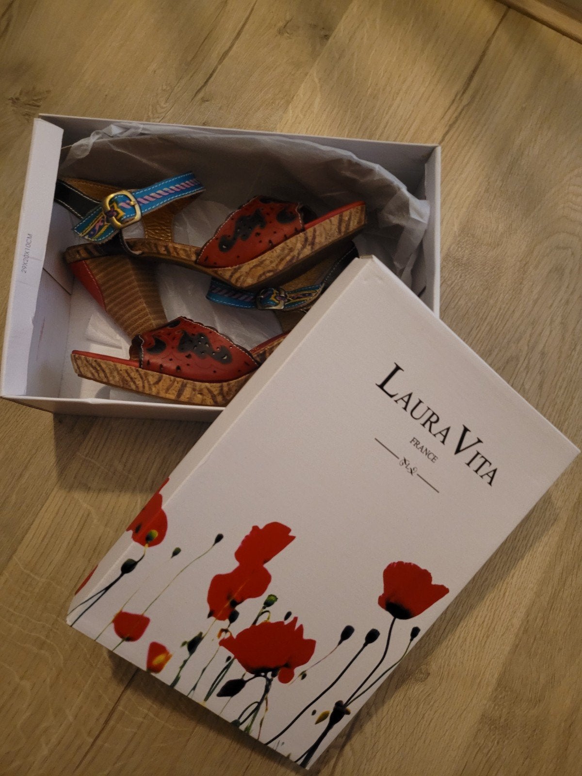 Laura Vita maat 39 nooit gedragen, Kleding | Dames, Schoenen, Pumps, Overige kleuren, Nieuw, Ophalen of Verzenden