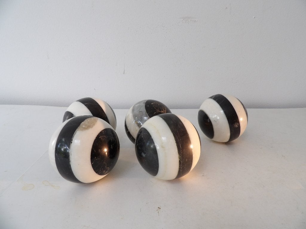 5 gave Italiaanse marmeren bollen, wit/zwart, jaren '70/'80