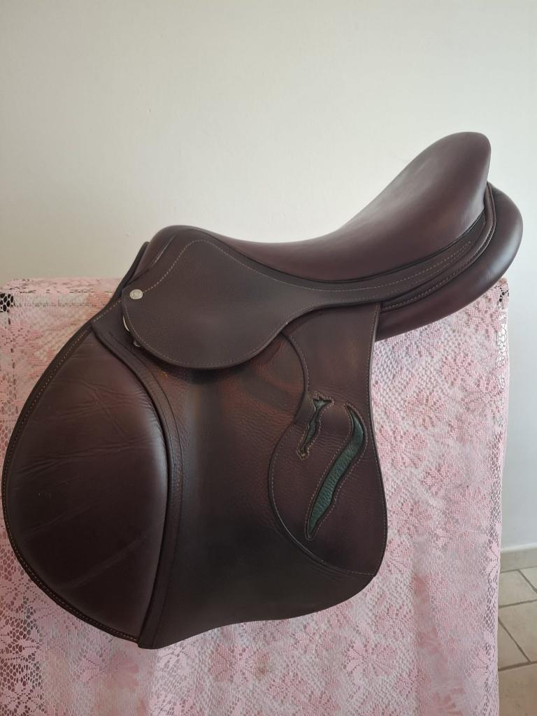 Antares contact springzadel 17 inch in topstaat (2021), Dieren en Toebehoren, Ophalen, Zo goed als nieuw, Springen