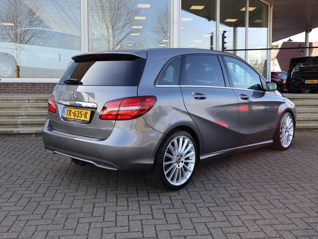 Mercedes-Benz B-klasse 180 AUT. + 19 INCH LMV | TREKHAAK | L, Gebruikt, Euro 6, 4 cilinders, 122 pk