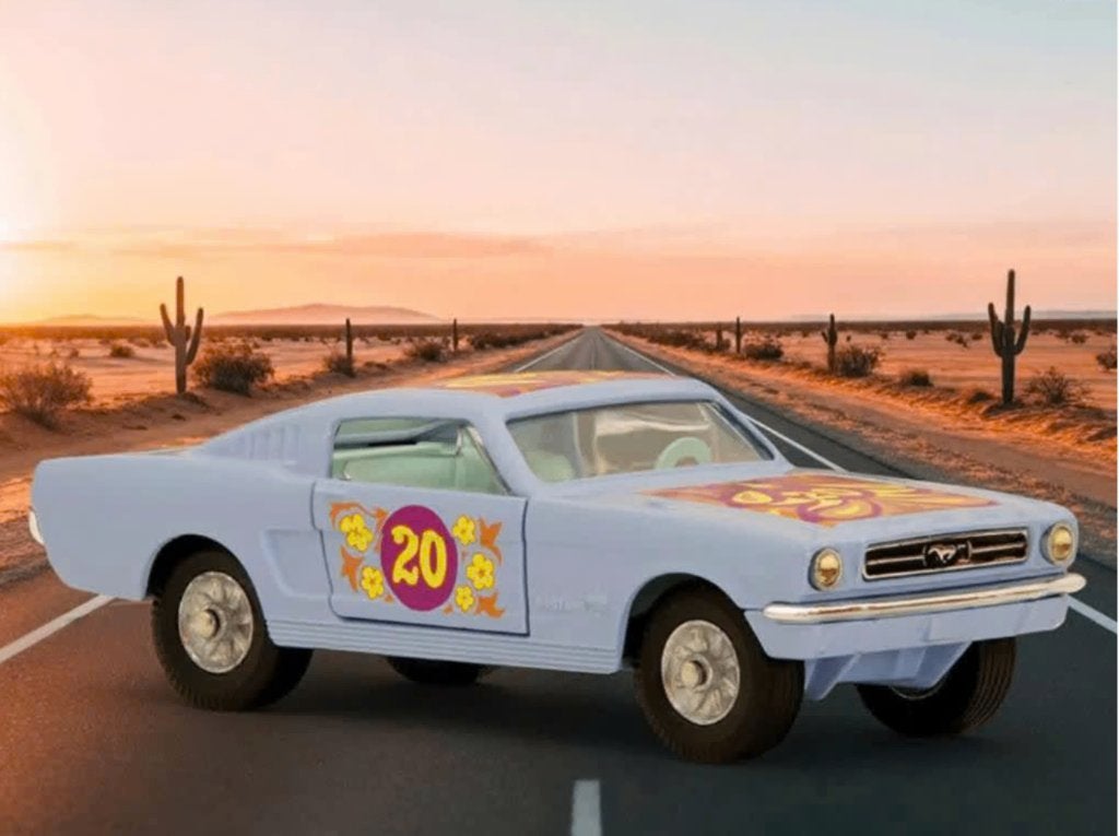 Ford Mustang Fastback 2 + 2 Flower Power Corgi NEW 1/46 348, Verzenden, Nieuw, Auto, Corgi