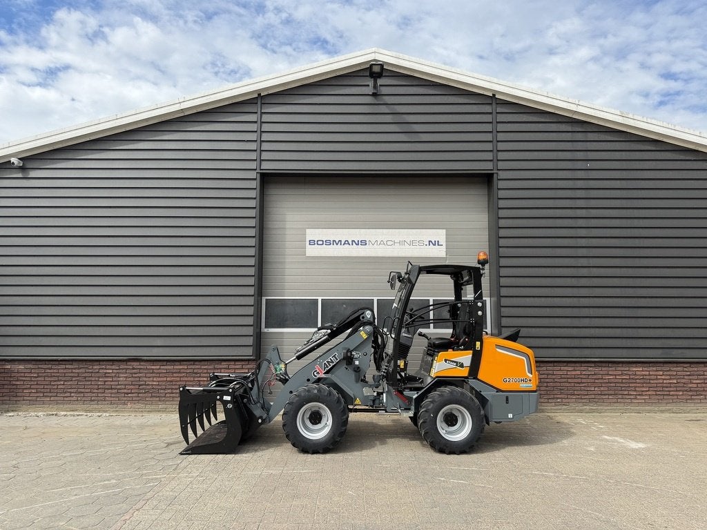 GIANT G2700 HD+ minishovel NIEUW agri uitvoering, Tobroco, Info@tobroco.nl, Sprendlingenstraat 57
5061 KM  Oisterwijk, NL, Wiellader of Shovel