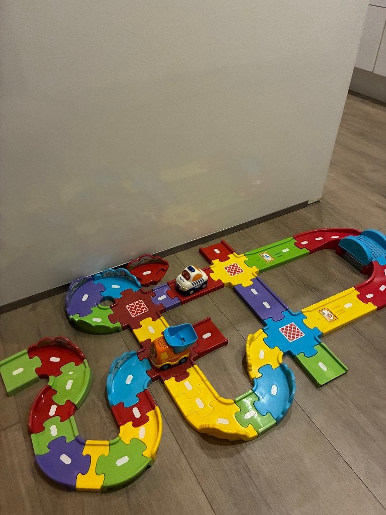 Vtecht toet toet wegdelen/brug met politieauto en benny bus, Kinderen en Baby's, Speelgoed | Vtech, Ophalen of Verzenden, 2 tot 4 jaar
