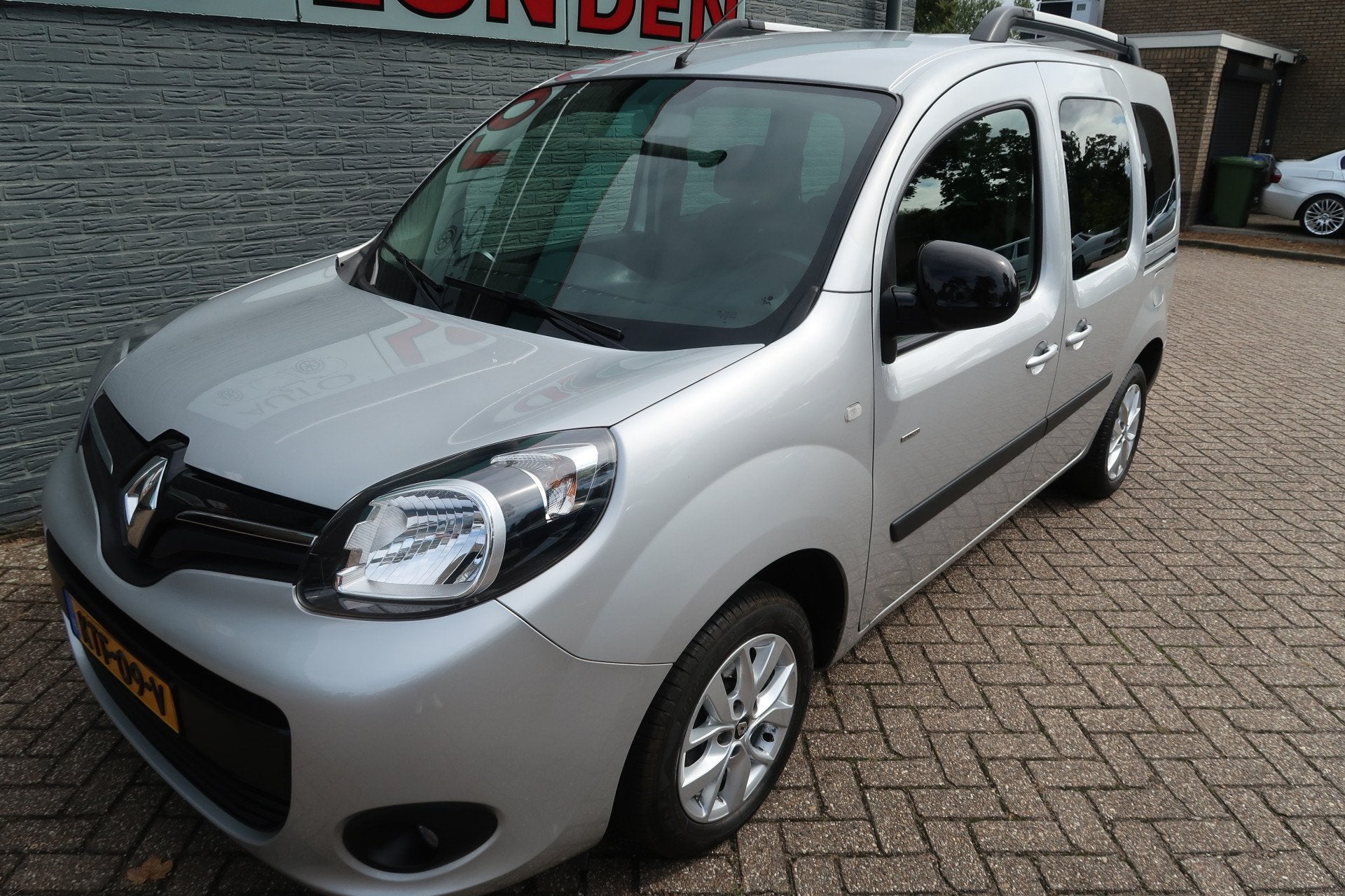 Renault Kangoo Family 1.2 TCe Limited Start&Stop Eerste eige, Auto's, Voorwielaandrijving, Stof, Gebruikt, 4 cilinders