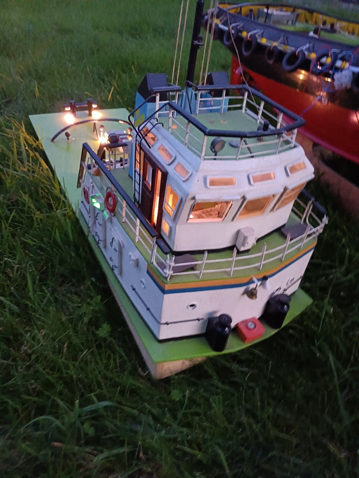 Prachtig Smit Nederland sleepboot, becker roeren, rc varend, Hobby en Vrije tijd, Ophalen