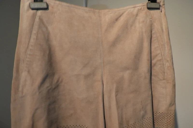 Marccain suede/leren korte short open werkje bruin beige M, Maat 38/40 (M), Kort, Verzenden, Beige