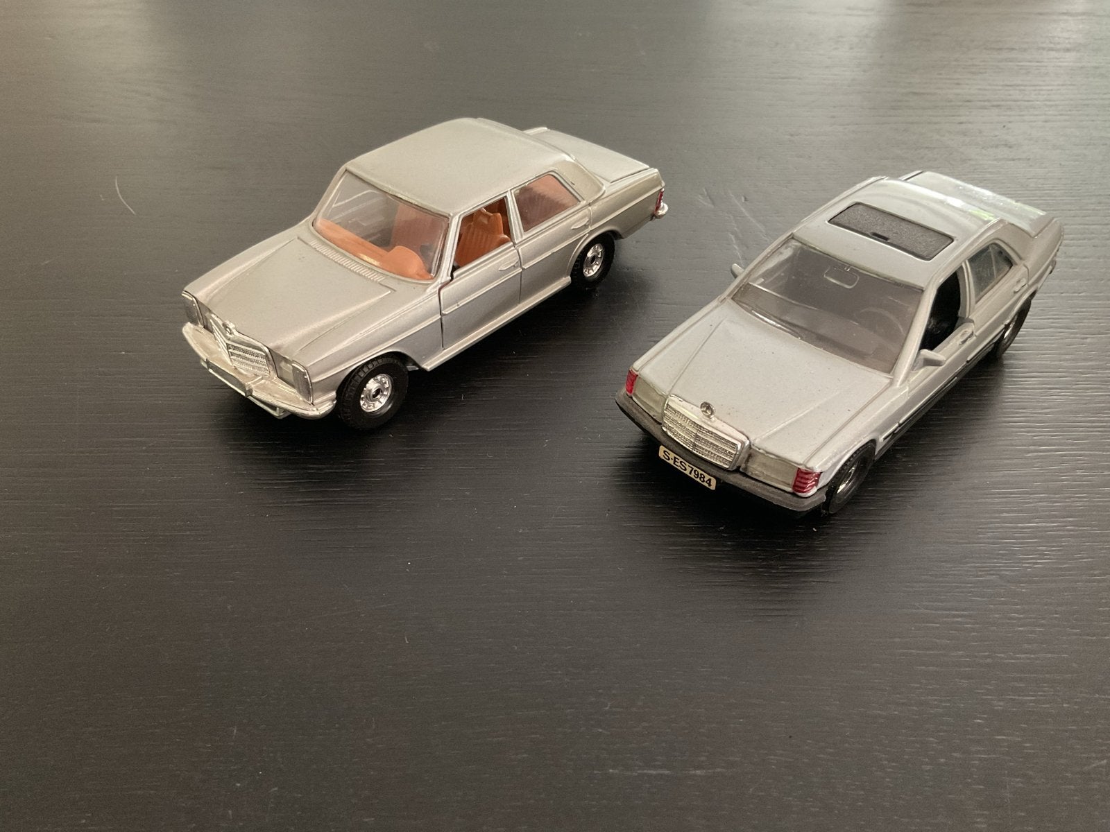 Set van 2 Mercedes-Benz modelauto's, Ophalen of Verzenden, Gebruikt