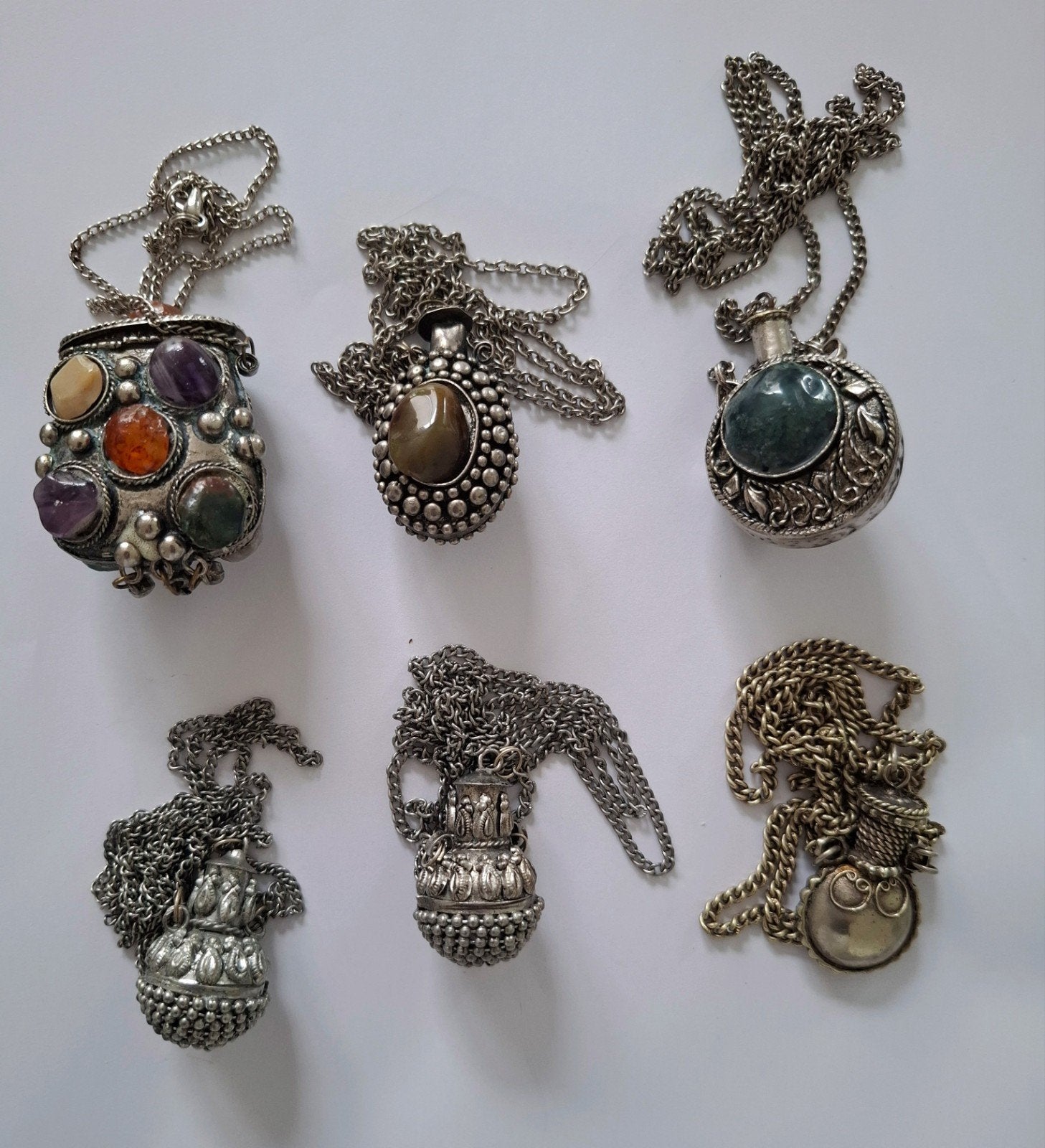 Partij van 6 stuks Vintage Etnische Parfumfles Hangers, Sieraden, Tassen en Uiterlijk, Ophalen of Verzenden, Nieuw, Zilver, Met edelsteen