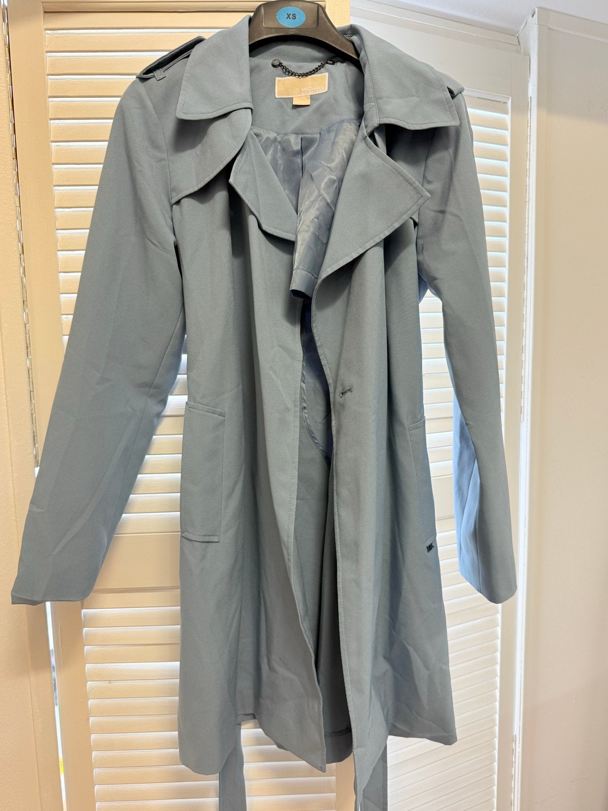 Michael Kors Trenchcoat - Lichtblauw - Maat M, Ophalen of Verzenden, Zo goed als nieuw, Maat 38/40 (M), Blauw