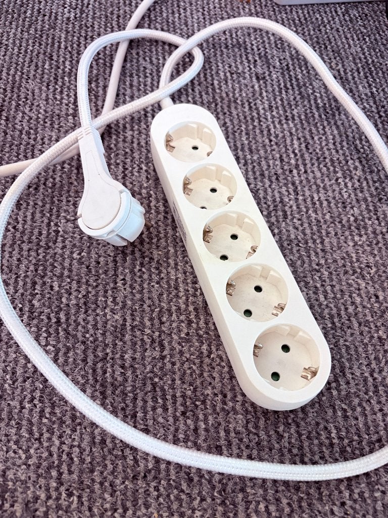 HEMA 5-voudige stekkerdoos 1,5 meter wit, Ophalen of Verzenden, Gebruikt, Overige merken, Stekkerdoos