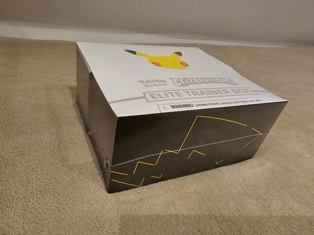 4x Pokémon Celebrations Elite Trainer Box, Ophalen of Verzenden, Nieuw, Boosterbox, Foil