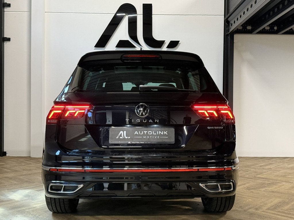 Volkswagen Tiguan 1.4 TSI eHybrid R-Line Business+ 3X RLINE|, Auto's, Volkswagen, 1716 kg, Gebruikt, Zwart, 4 cilinders