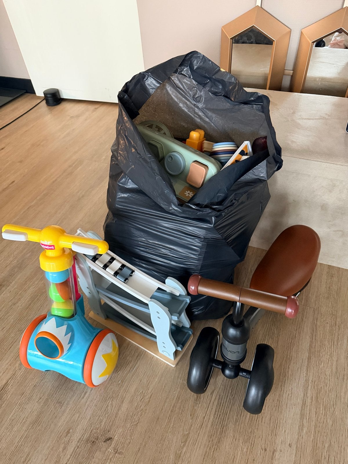 Grote speelgoedbundel: Little Dutch, loopfiets, autobaan