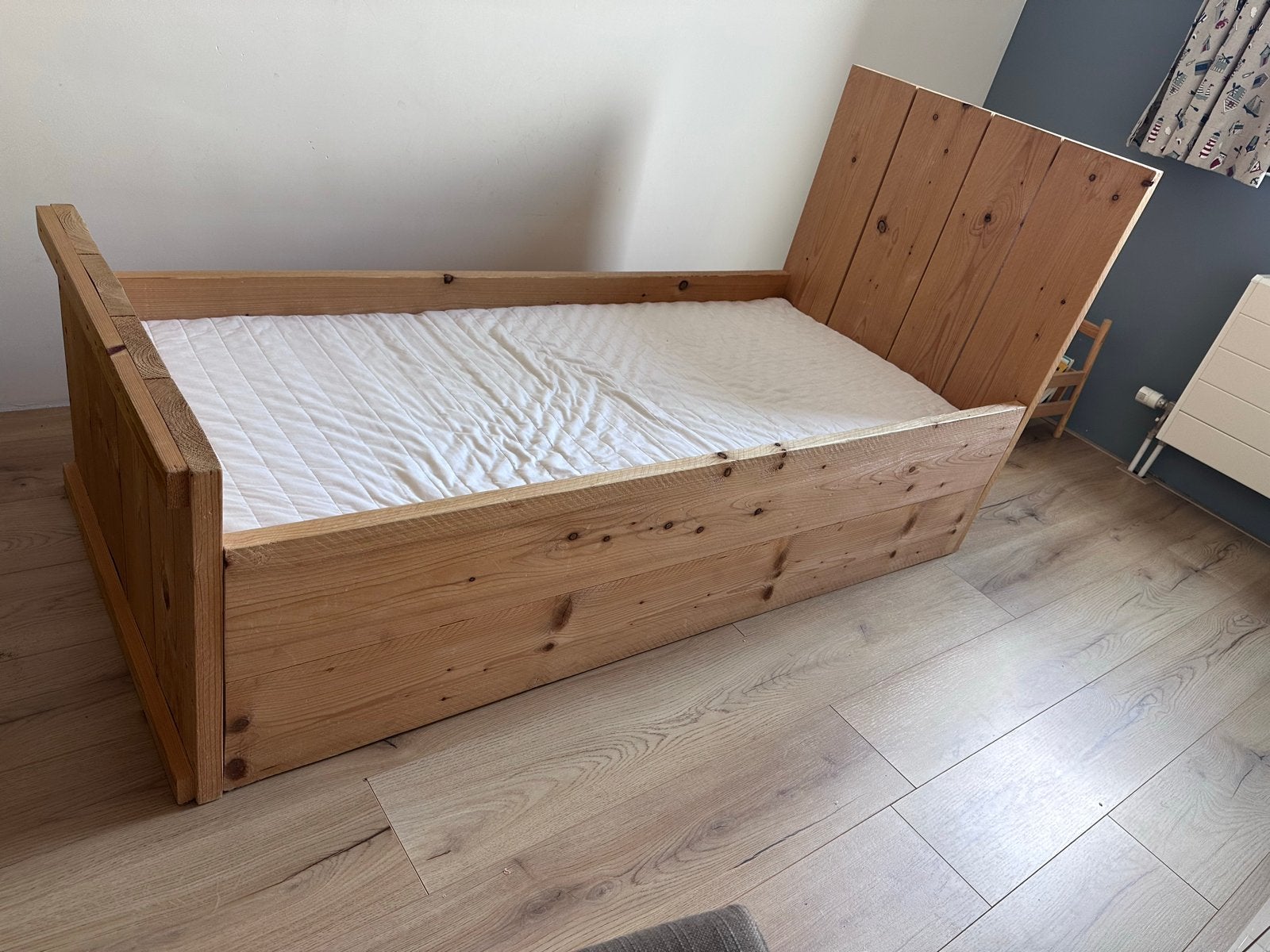 Steigerhouten peuterbed inclusief matras en peuterdekbed, Ophalen, Gebruikt, 70 tot 85 cm, 140 tot 160 cm