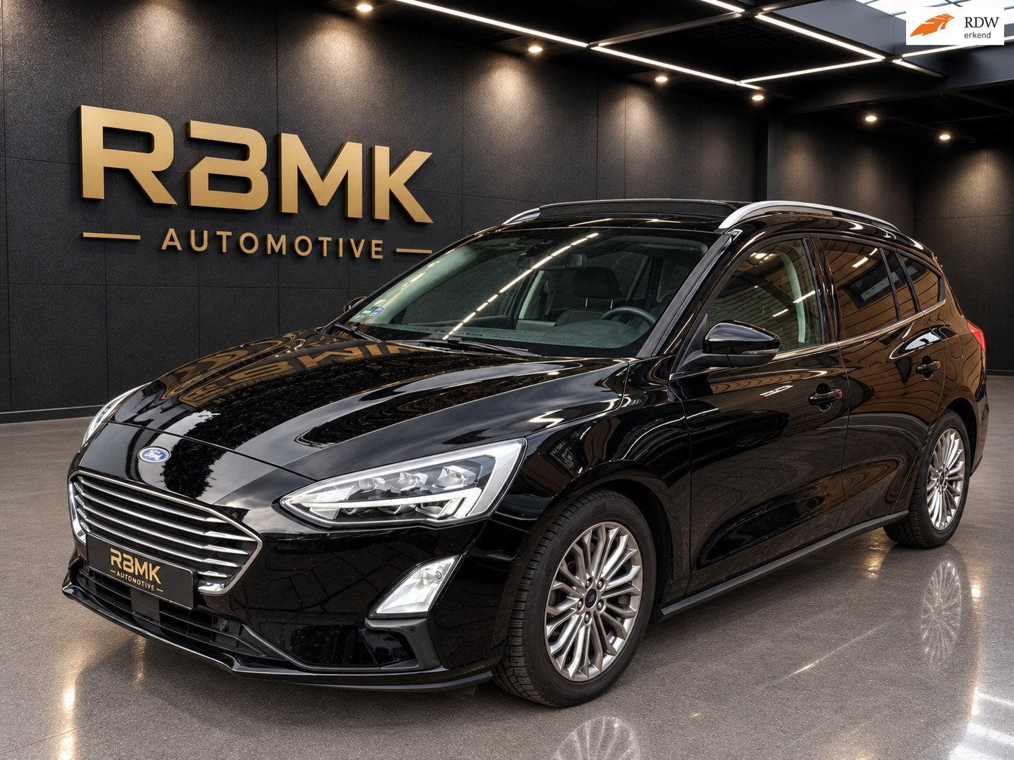 Ford Focus Wagon 1.5 EcoBoost Titanium Business / Panorama d, Auto's, Dealer onderhouden, Stof, Zwart, 150 pk