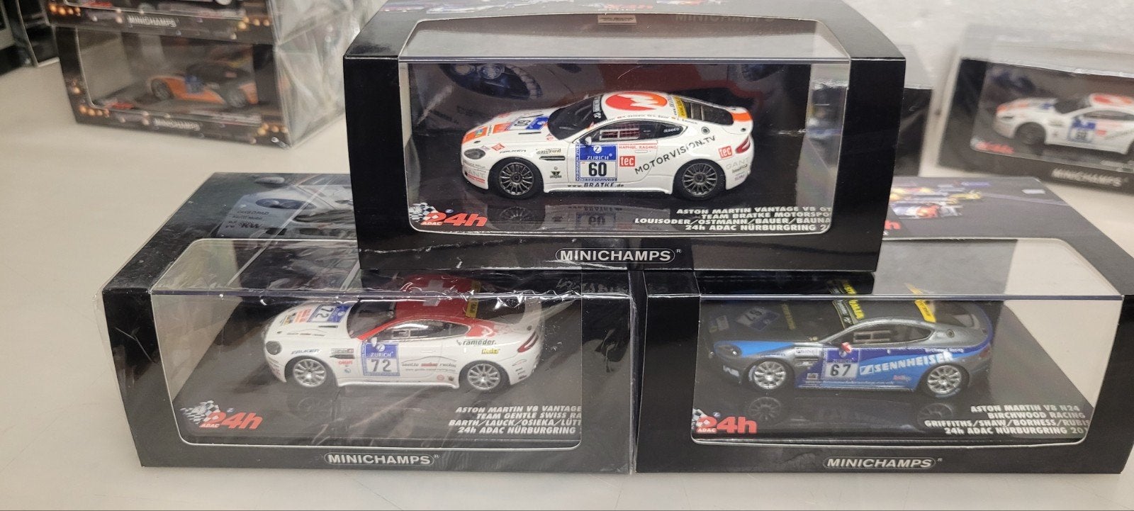 Minichamps Aston Martin vantage V8 GT4, Ophalen of Verzenden, Nieuw, Auto, MiniChamps