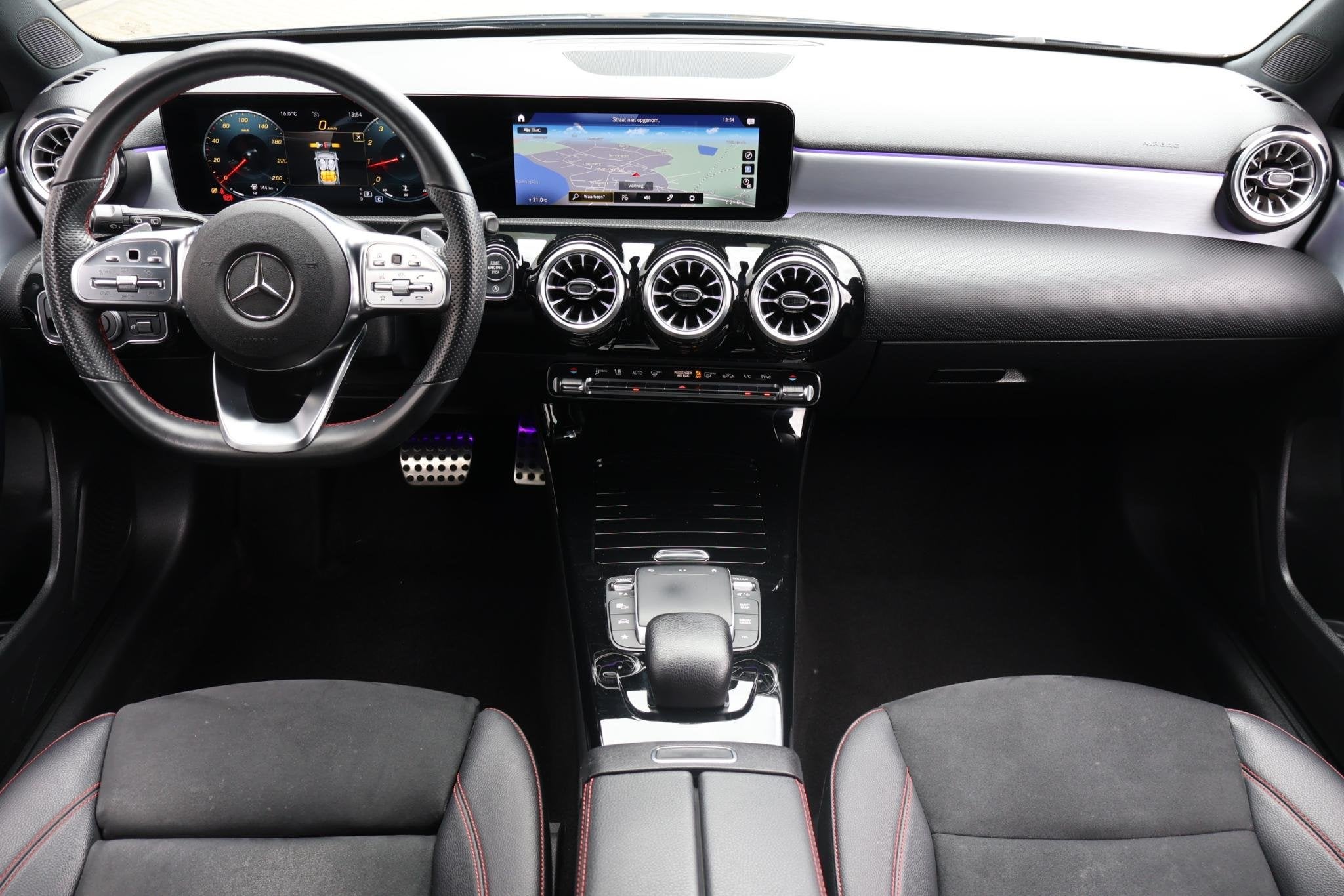 Mercedes-Benz A-klasse 180 Business Solution AMG 1e Eigenaar, Dealer onderhouden, 136 pk, Gebruikt, 4 cilinders