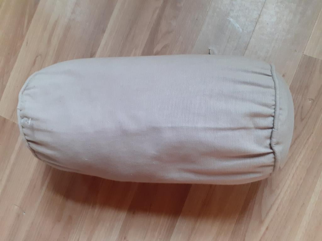 Comfortabel rolkussen - ideaal voor nek en rug, Ophalen of Verzenden, Gebruikt, Beige, Cilindervormig
