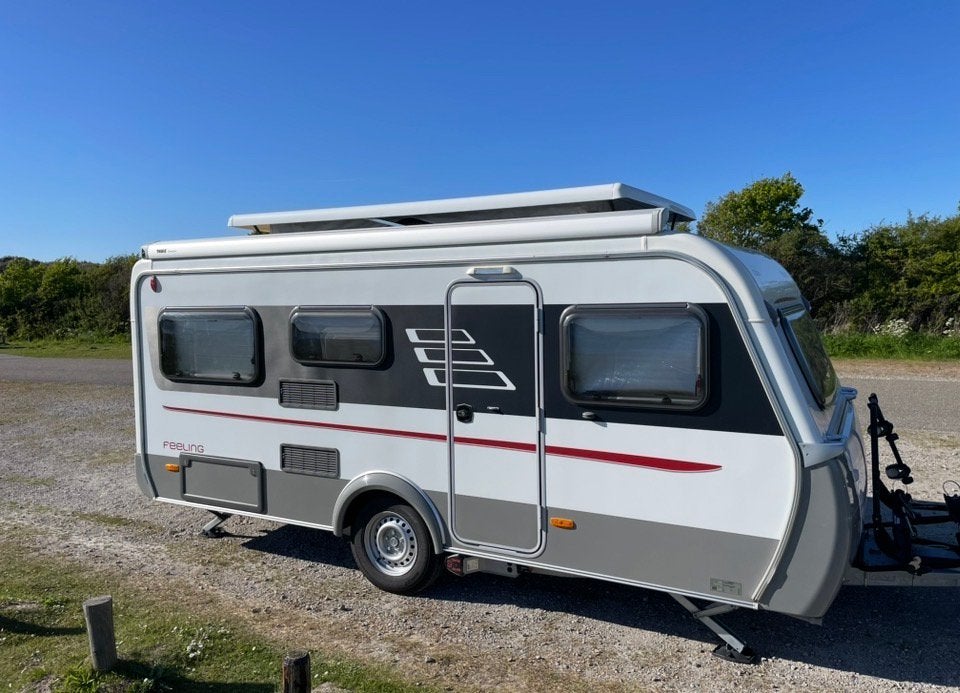 Eriba Feeling 425 (2013) mover, luifel, voortent, vast bed, Vast bed, Kachel, Treinzit, 750 - 1000 kg