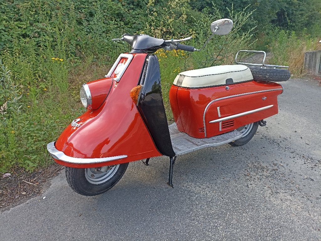Heinkel 103A2 Tourist 1961, Motoren, 175 cc, Scooter, 11 kW of minder, Handgeschakeld