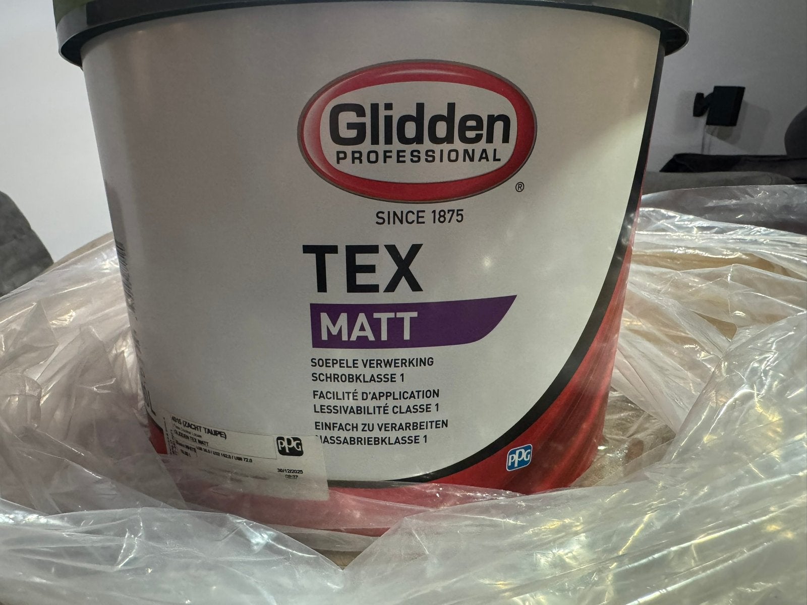 Glidden Tex Matt 10L - Zacht Taupe 4015, Ophalen, Zo goed als nieuw, Wit