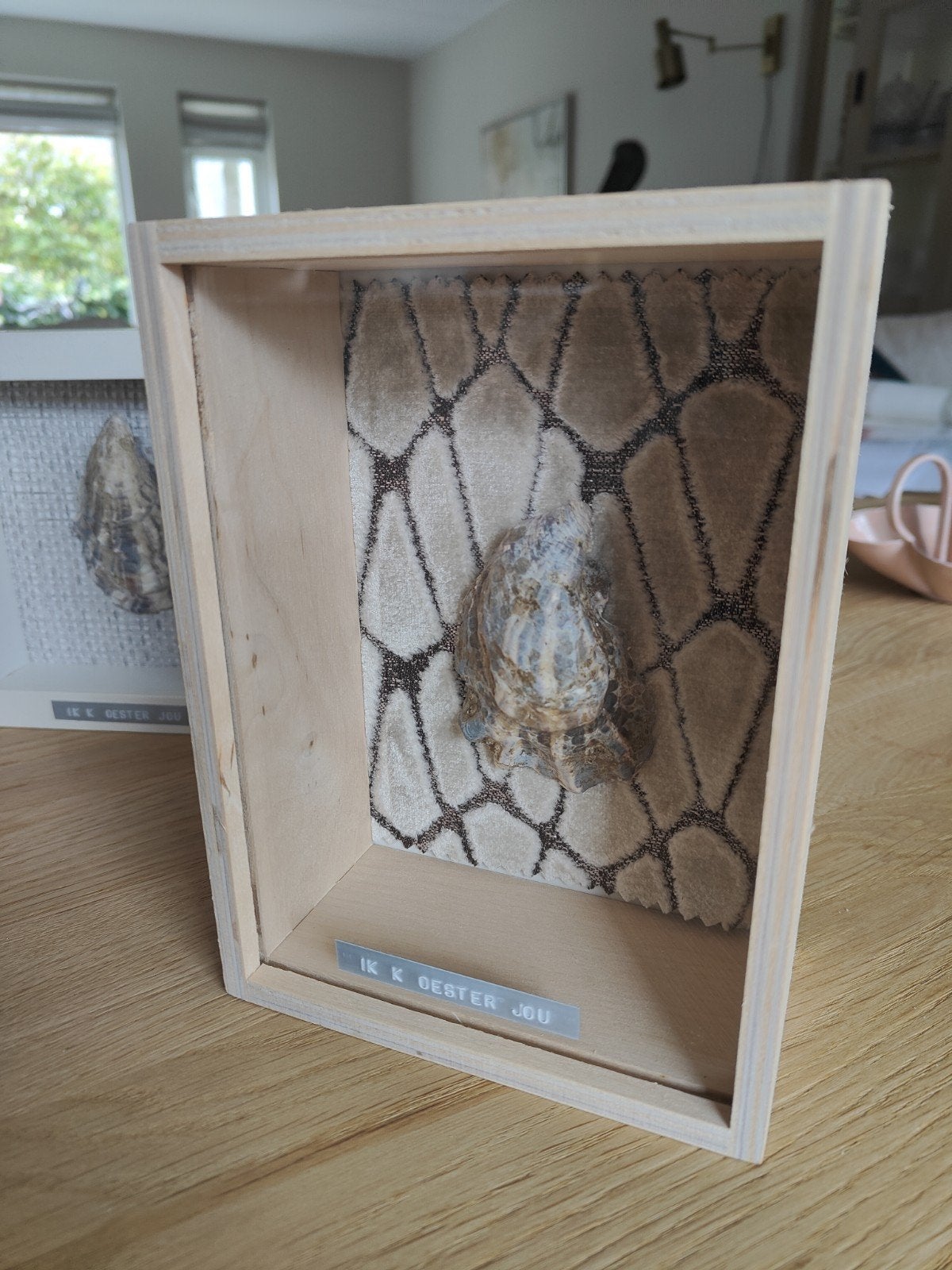 Oester in houten kistje met tekst ik k oester jou, Minder dan 50 cm, Nieuw, Ophalen of Verzenden, Minder dan 50 cm