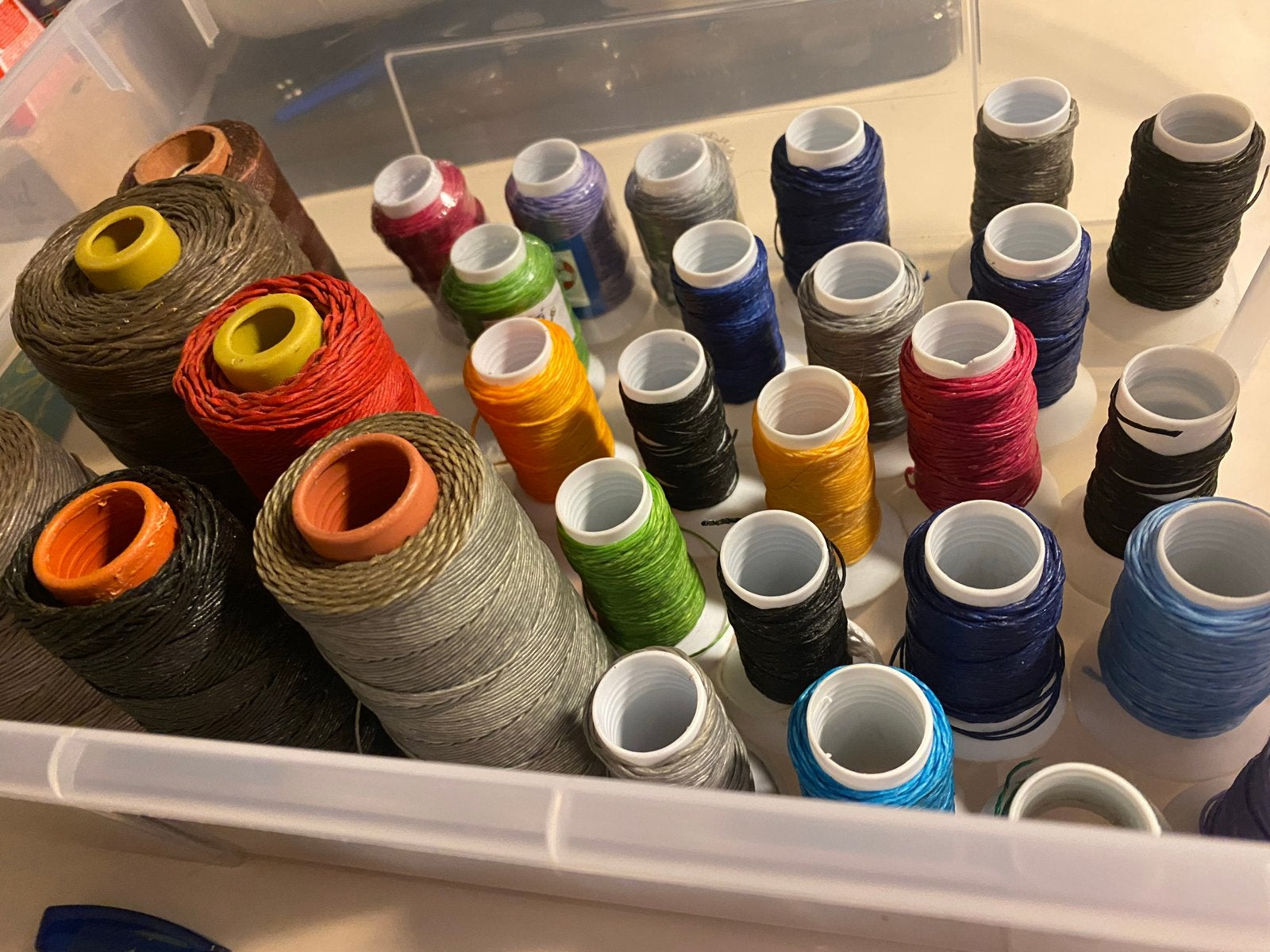 Leer waxdraden, nieuwe en  aangebroken, Hobby en Vrije tijd, Naaien en Fournituren, Ophalen, Zo goed als nieuw