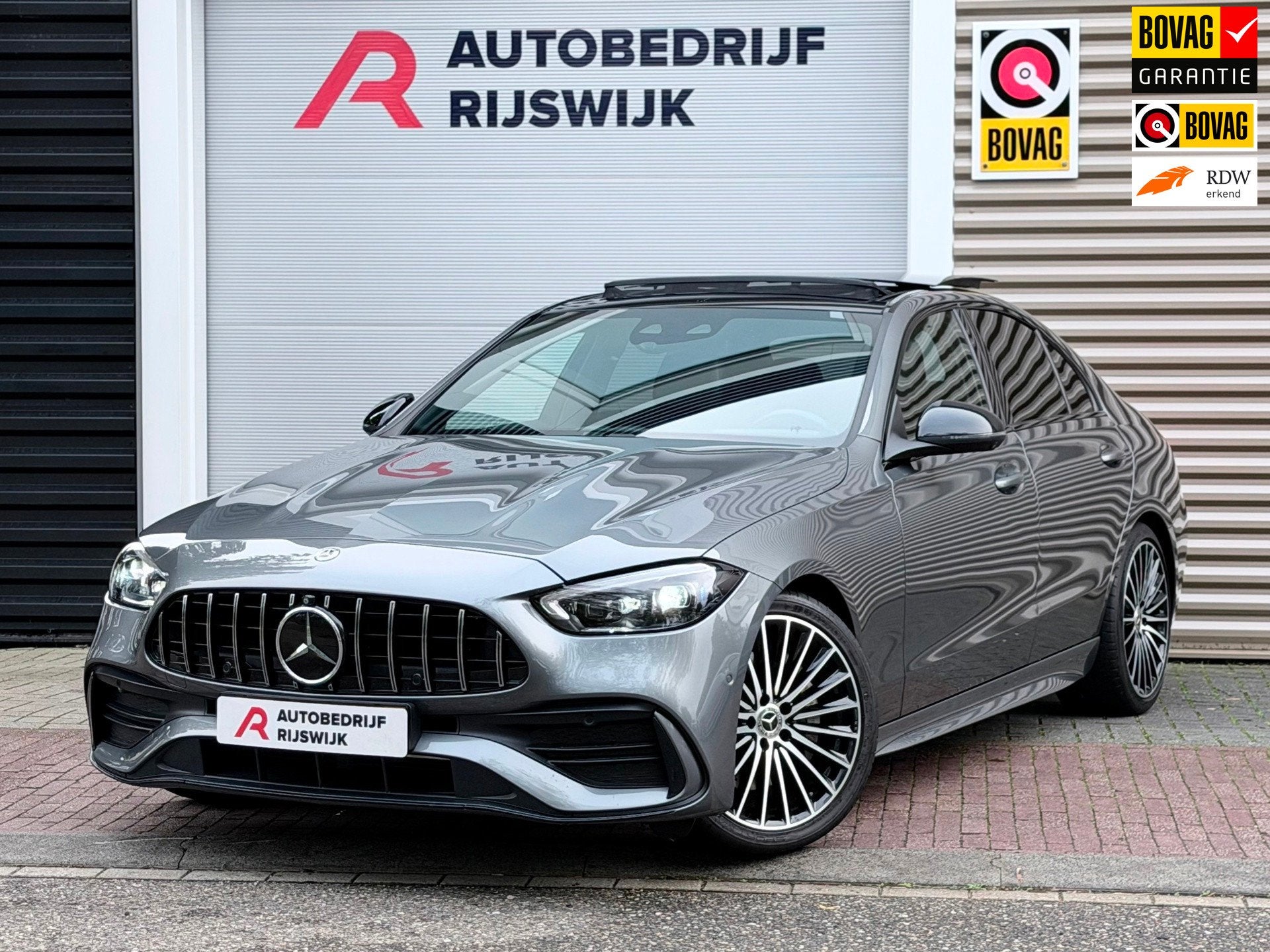 Mercedes-Benz C-klasse 300 AMG Line Pano/Burmester/360, Auto's, Automaat, 12 maanden, Euro 6, 4 cilinders