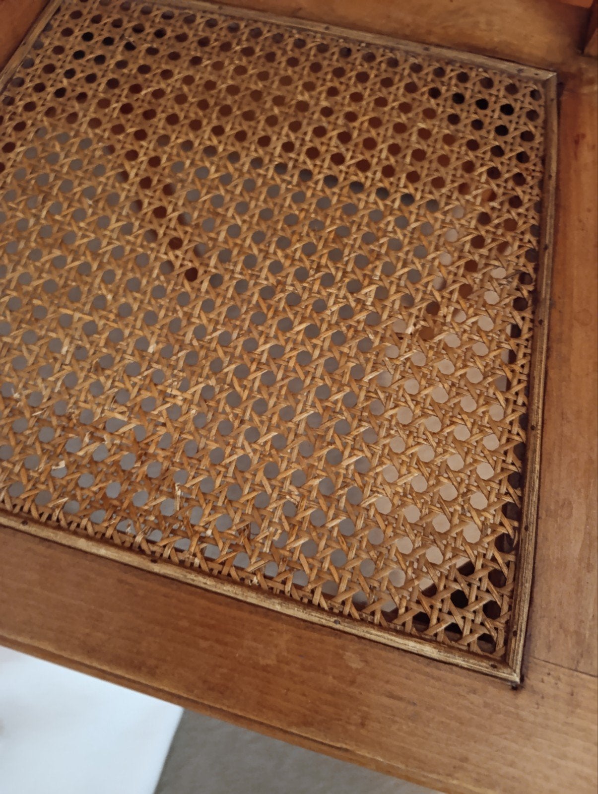 Rotan zitting met beschadiging, Ophalen