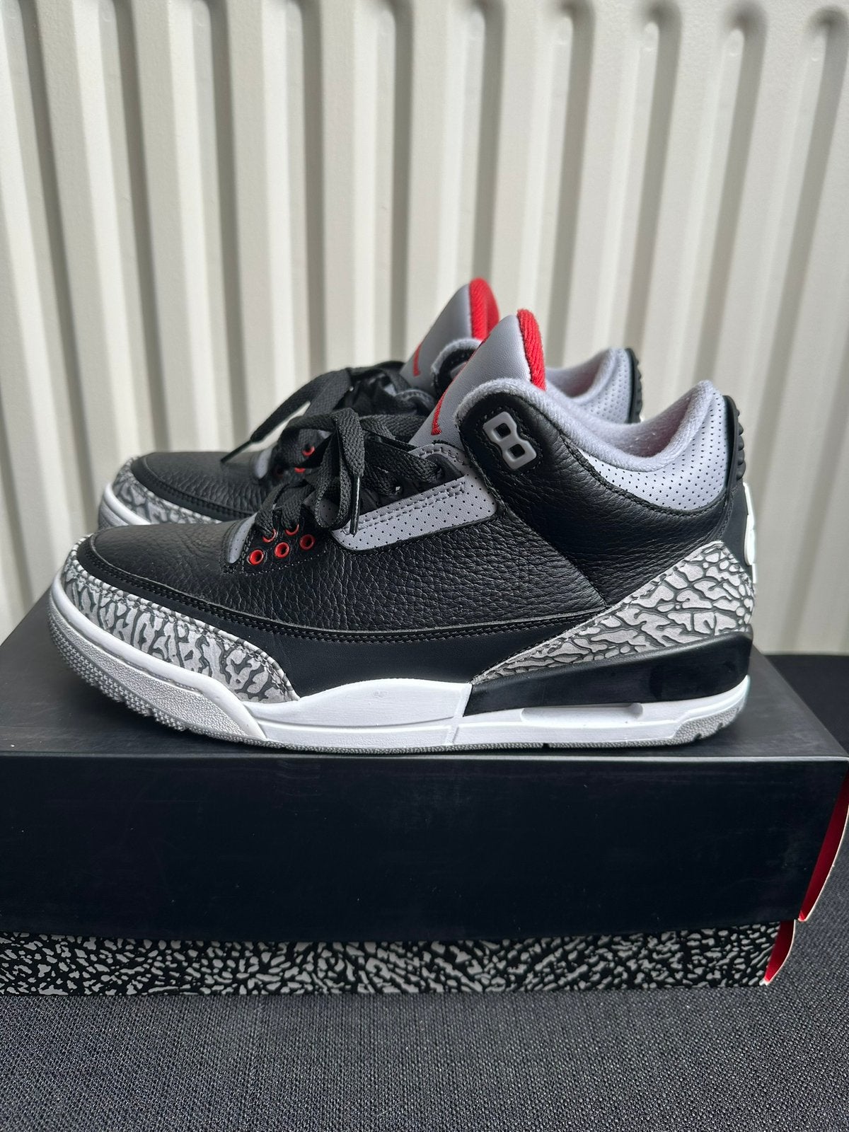 Nike air jordan Black Cement maat 41, Kleding | Heren, Schoenen, Ophalen of Verzenden, Zo goed als nieuw, Zwart