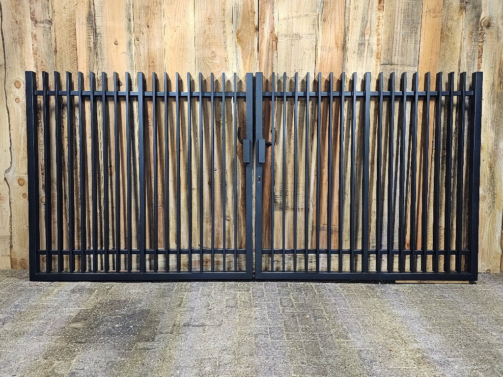 Model: VERTICALE inrijpoort / schuifpoort / hekwerk op maat!, Met poort, Nieuw, IJzer, Spijlenhekwerk