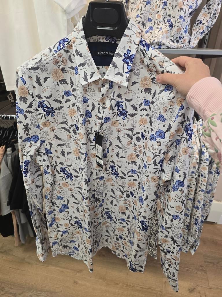 Partij van 20 mooie blouses in diverse maten (S t/m XXXL), Overige kleuren, Onbekend, Nieuw, Ophalen of Verzenden