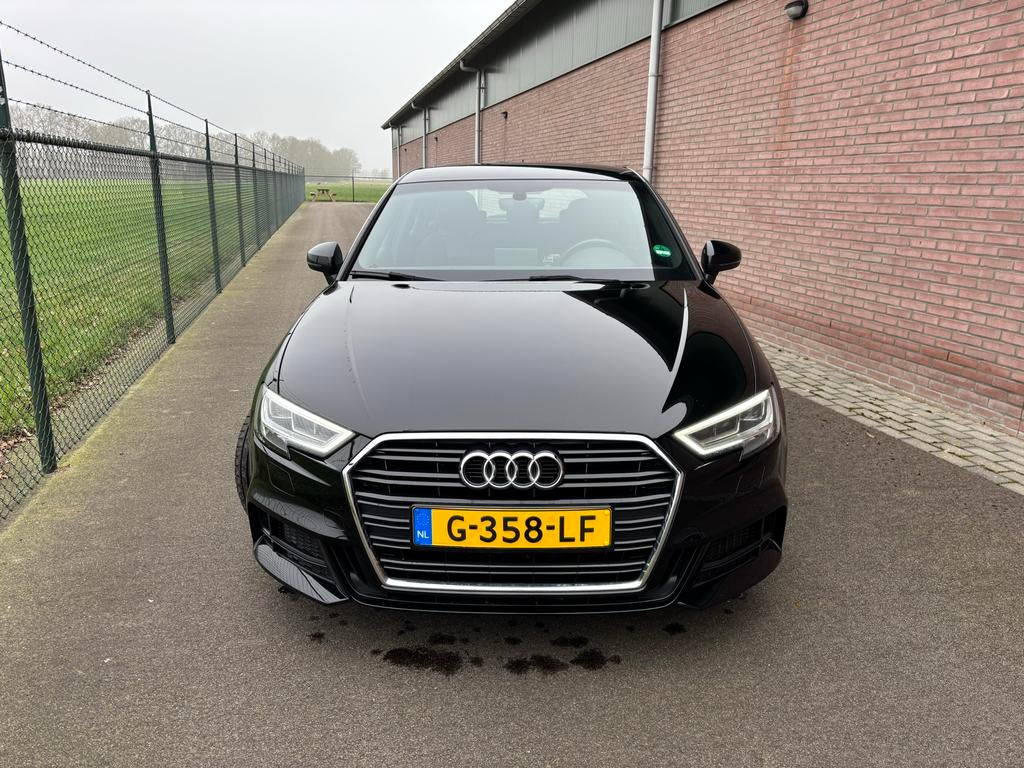 Audi A3 30 tfsi 3x s-line, 1165 kg, Zwart, Origineel Nederlands, 630 kg