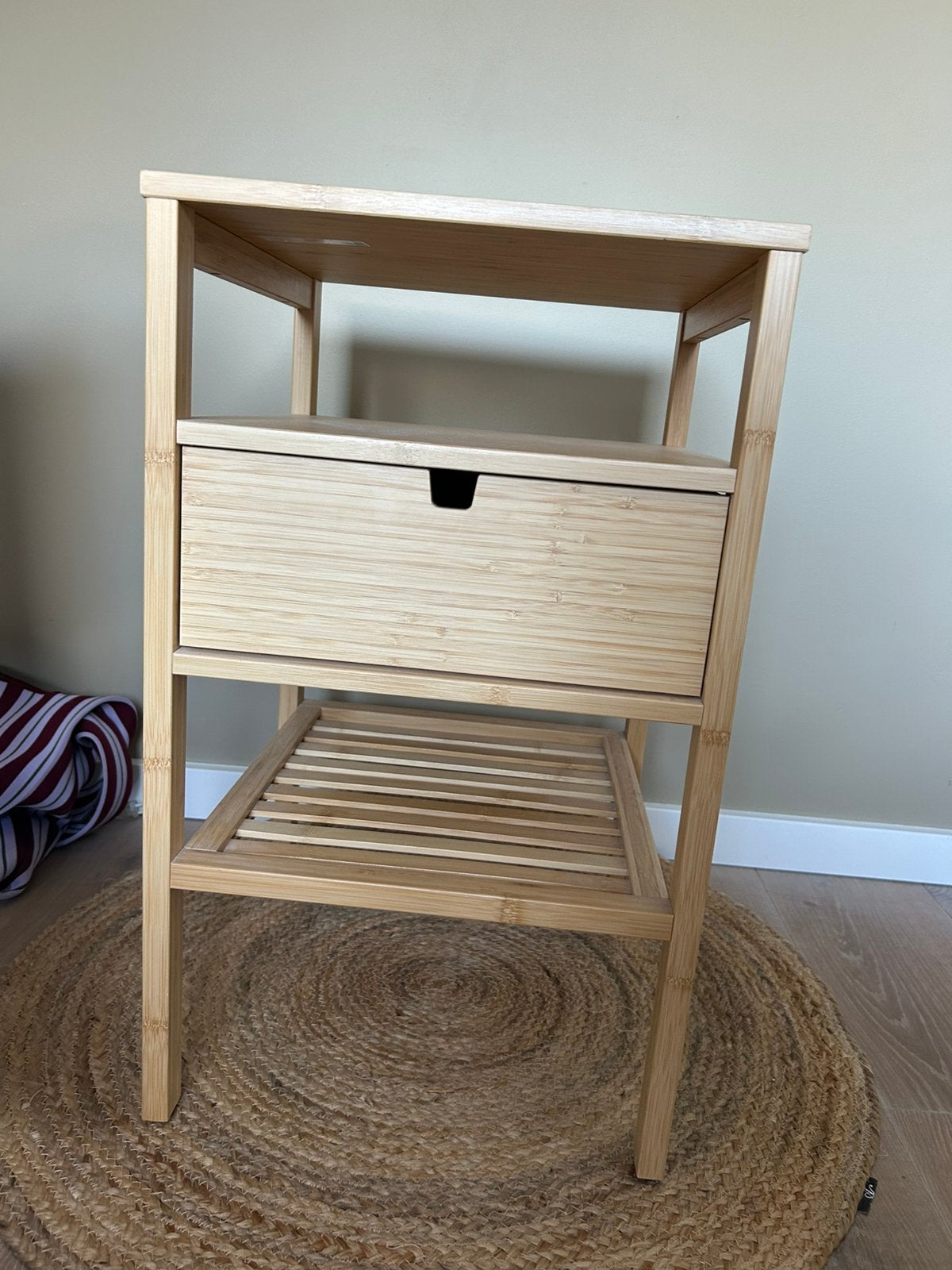Ikea nachtkastje bamboe, Ophalen of Verzenden, Zo goed als nieuw, Minder dan 45 cm