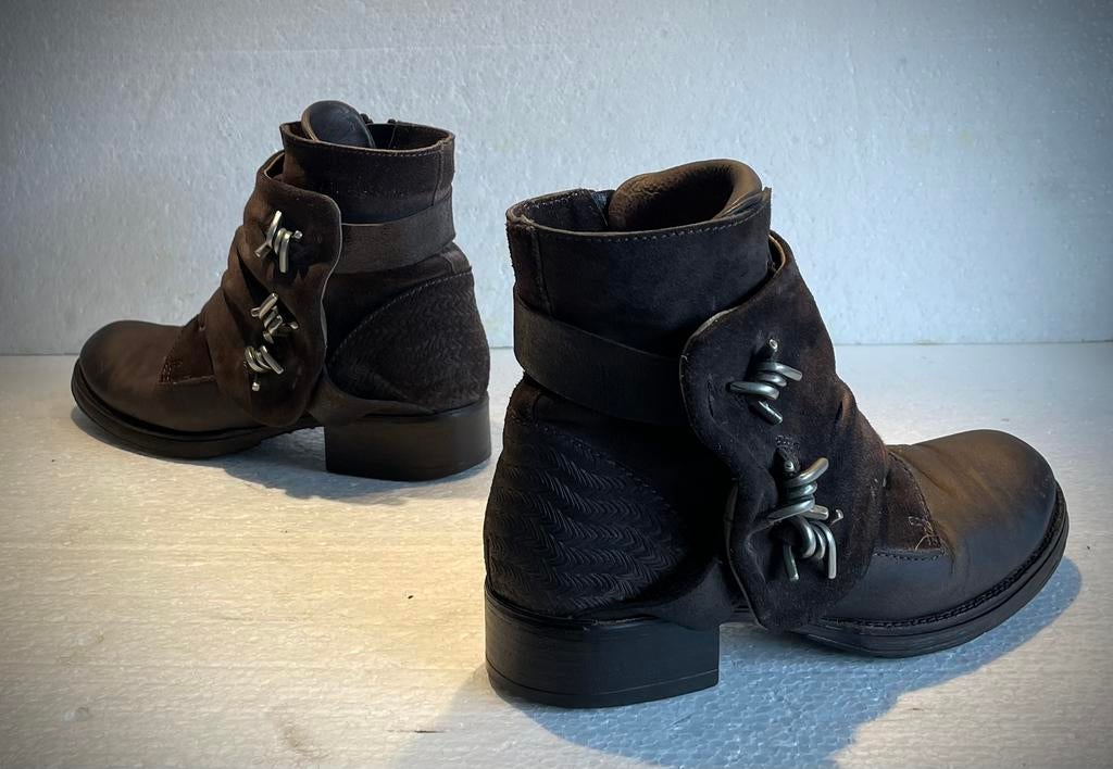 Sommerkind gothic design enkel laarzen met mooie details 38, Bruin, Lage of Enkellaarzen, Ophalen of Verzenden, Zo goed als nieuw