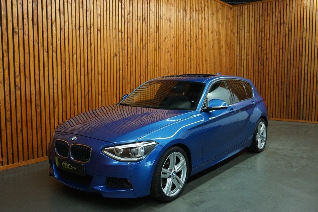 Bmw 1-SERIE 116I HIGH EXECUTIVE AUTOMAAT Pano Navigatie M-PA, 136 pk, Gebruikt, 4 cilinders, Met garantie (alle)