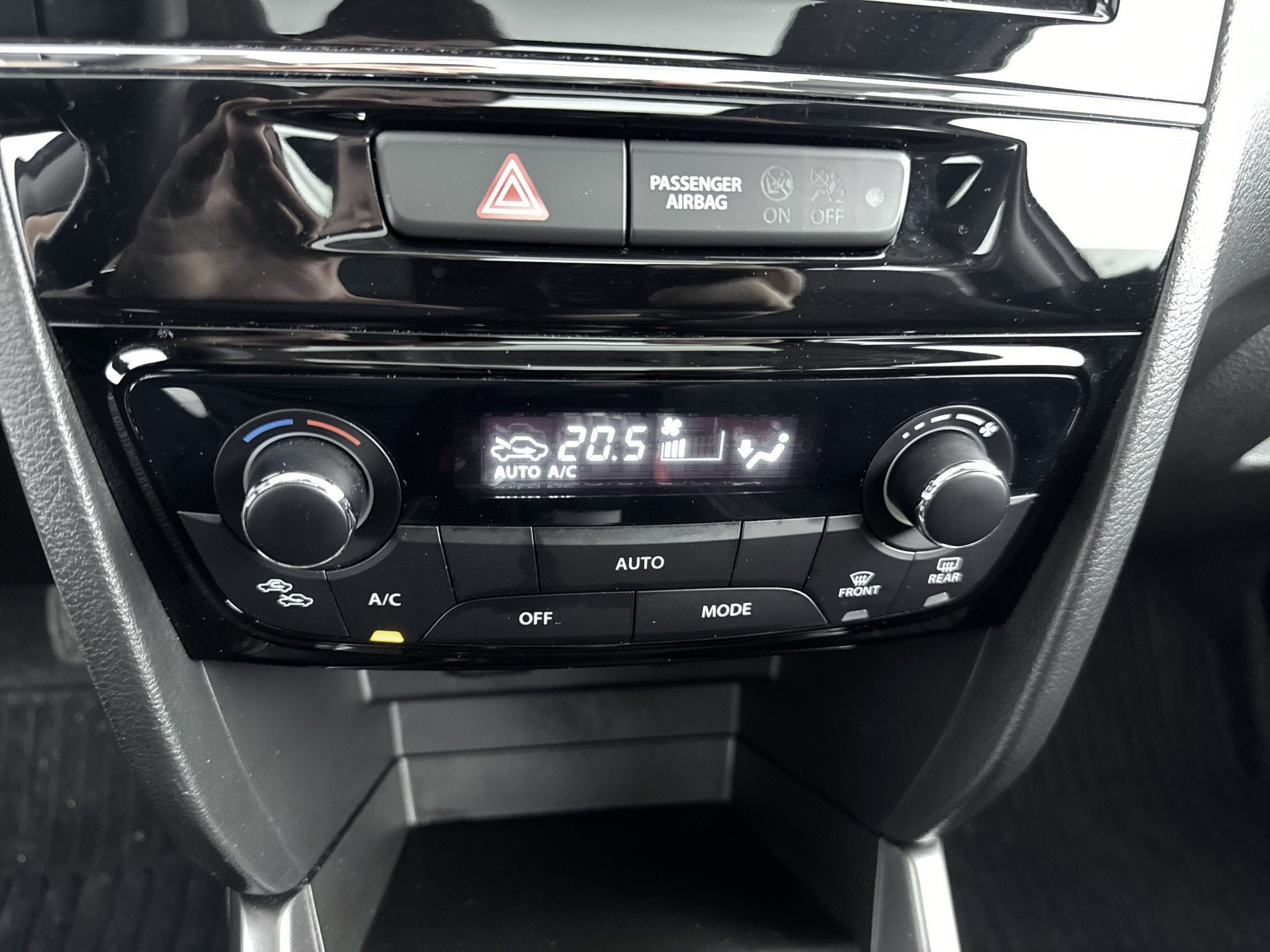 Foto 10 van Suzuki Vitara 1.4 Boosterjet Style Smart Hybrid | Elektrisch