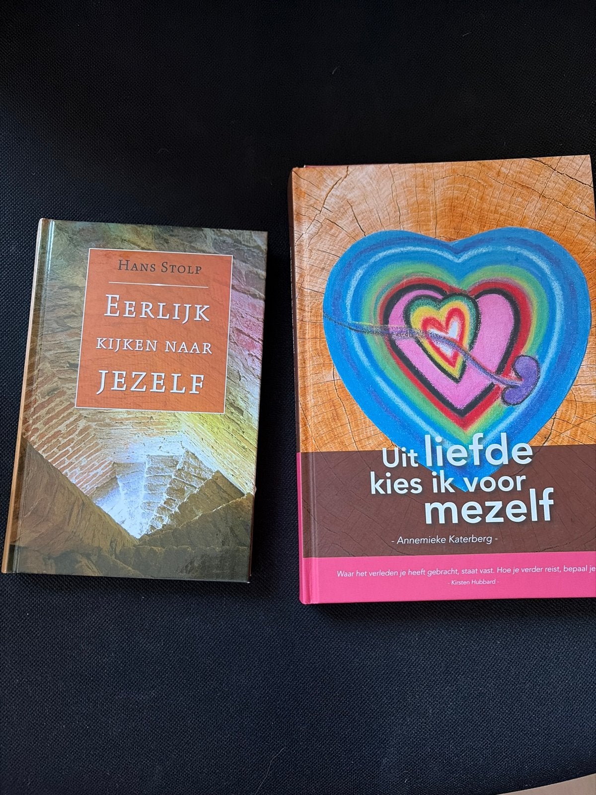 Twee spirituele boeken: Eerlijk kijken naar jezelf & Uit lie, Ophalen of Verzenden, Zo goed als nieuw, Spiritualiteit algemeen