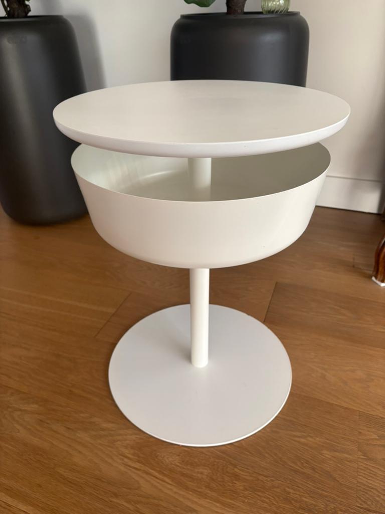 Als nieuw bijzettafeltje Lierskogen van Ikea, Huis en Inrichting, Tafels | Bijzettafels, Minder dan 55 cm, Rond, Zo goed als nieuw