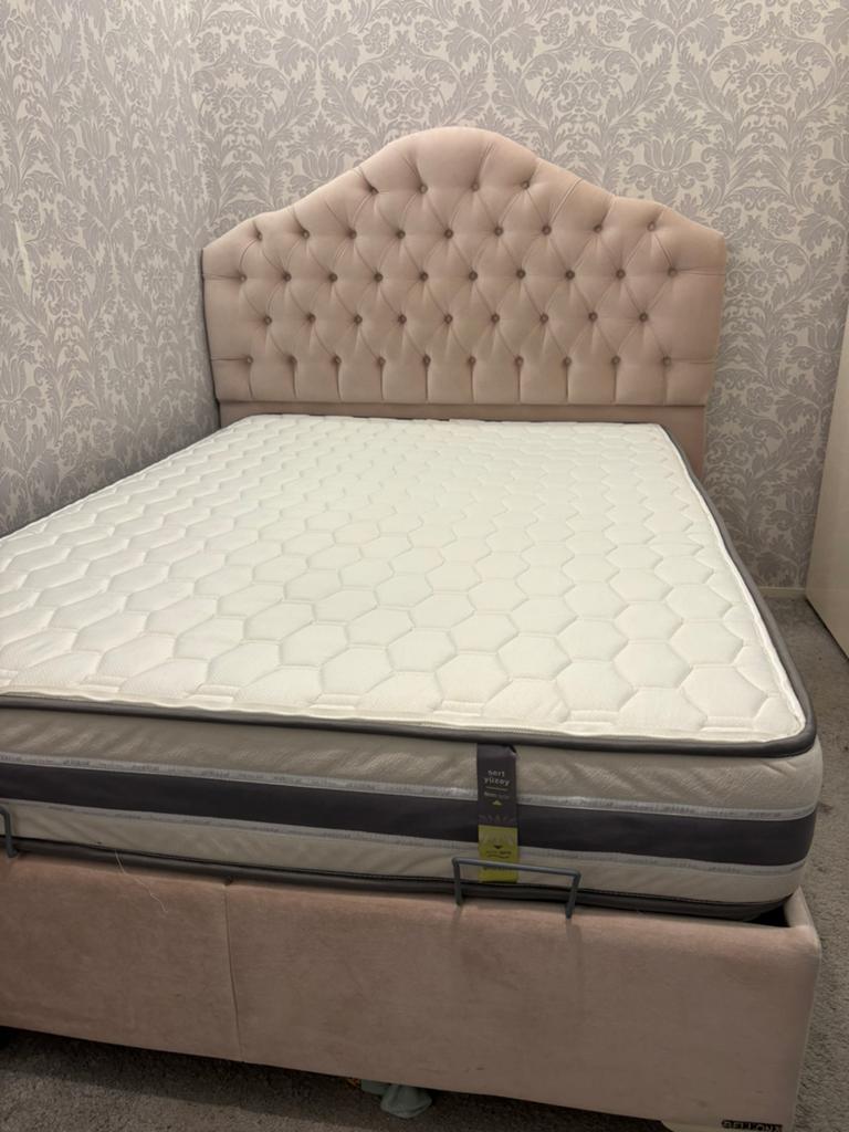 Boxspring 140/200, Huis en Inrichting, Slaapkamer | Boxsprings, Ophalen of Verzenden, Zo goed als nieuw, Tweepersoons, 140 cm