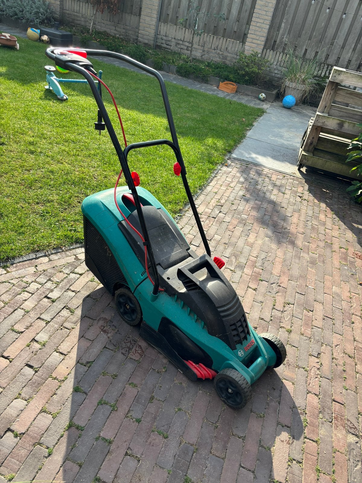 Bosch Rotak 34 Elektrische Grasmaaier, Ophalen, Cirkelmaaier, Gebruikt, Elektrische grasmaaier