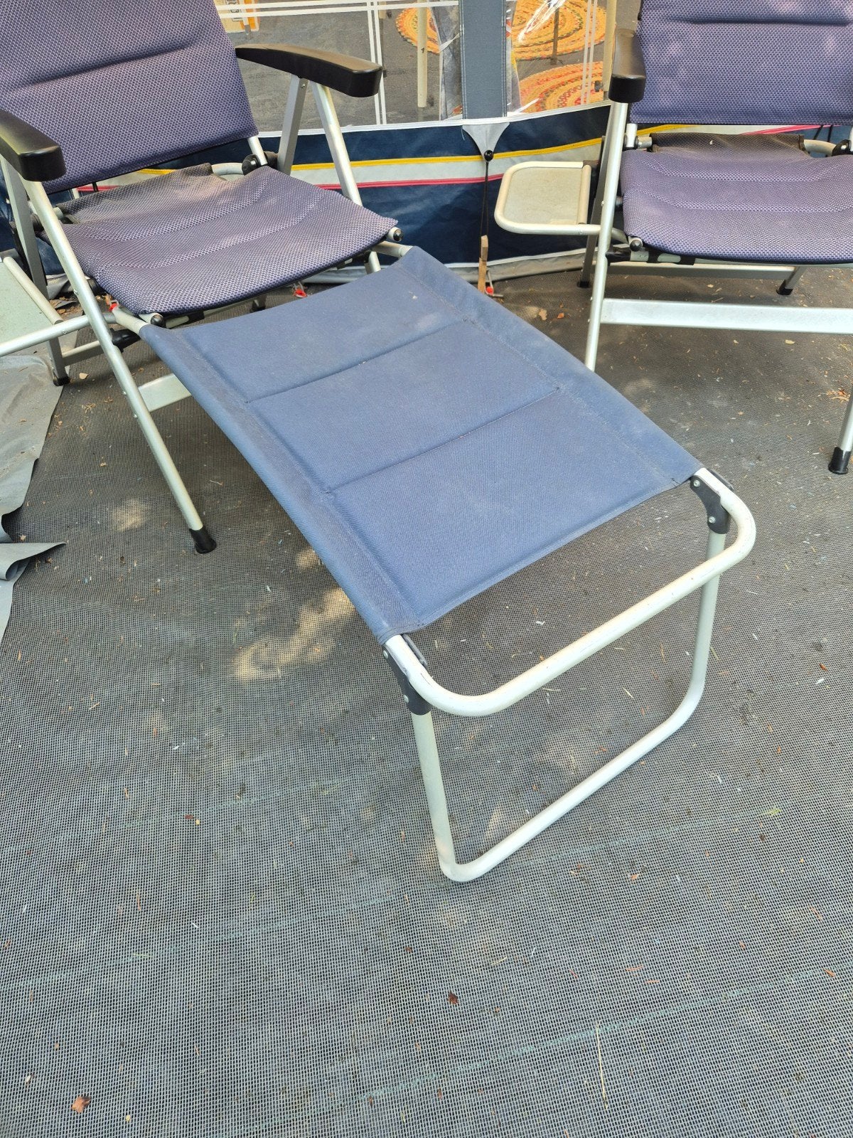 Voetenbankje, Ophalen, Campingstoel