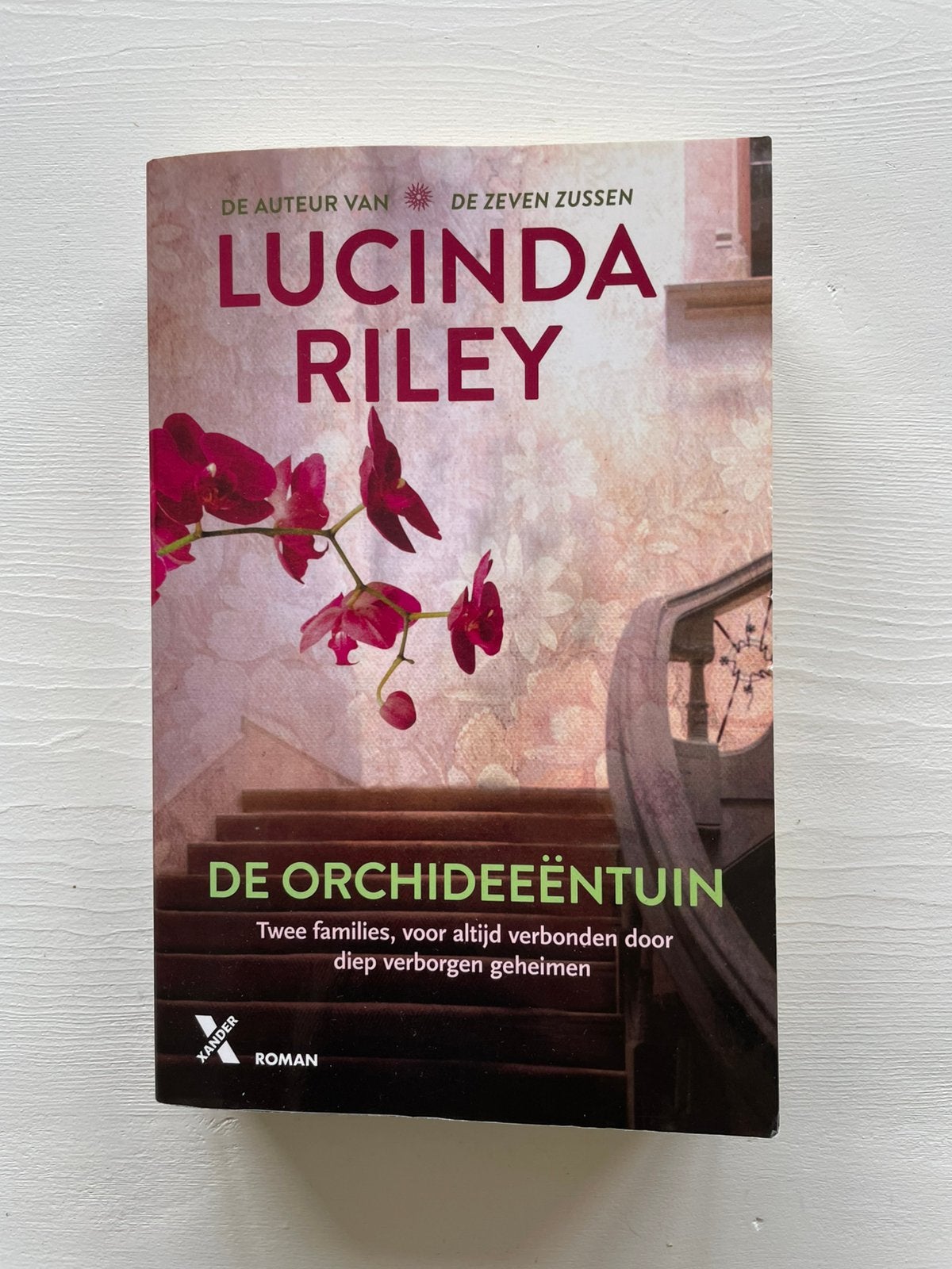 Lucinda Riley - De Orchideeëntuin, Ophalen of Verzenden, Zo goed als nieuw, Nederland