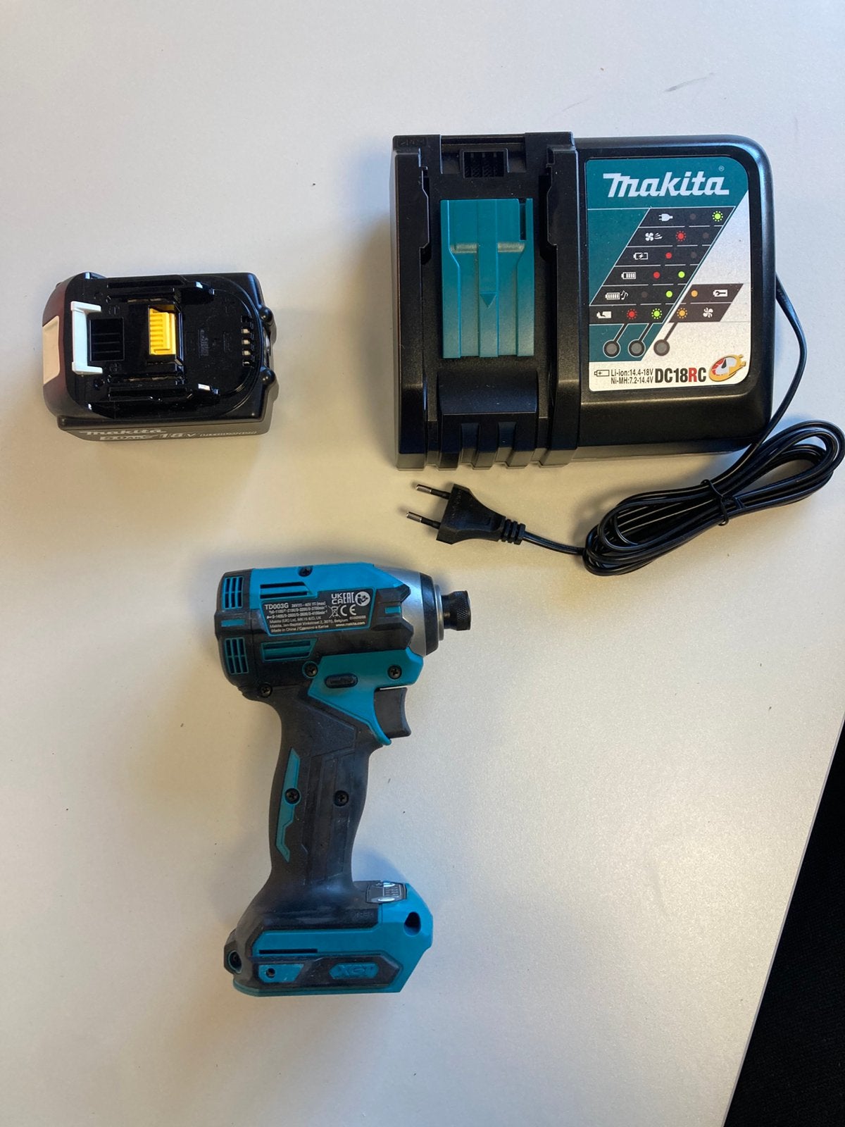 Makita slagschroefmachine met accu en lader Nieuw, Ophalen of Verzenden, Nieuw, Boor- en Schroefmachine