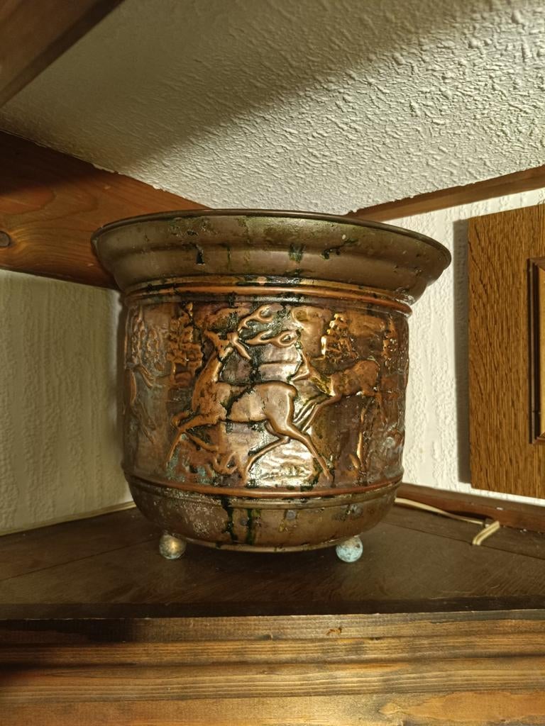 Antieke Koperen Bloempot met Jachtscène Reliëf, Antiek en Kunst, Antiek | Koper en Brons, Ophalen of Verzenden, Koper